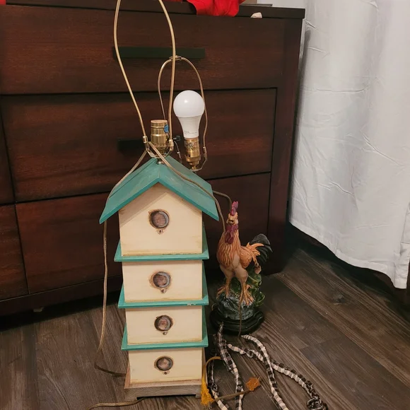 Vintage Birdhouse Lamp Decor LARGE - Picture 2 of 3